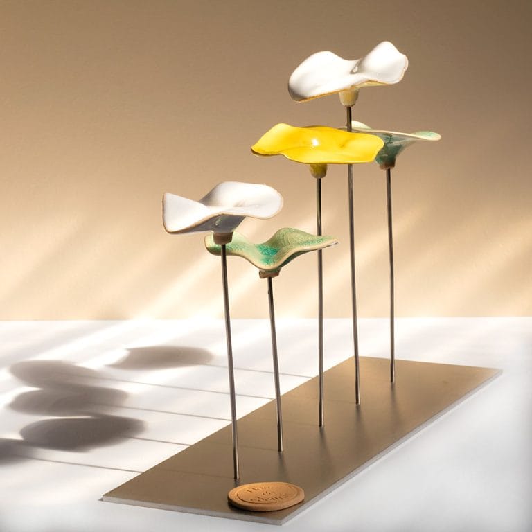 Décoration funéraire en céramique de la gamme Cœur Design, formes épurées pour monuments contemporains