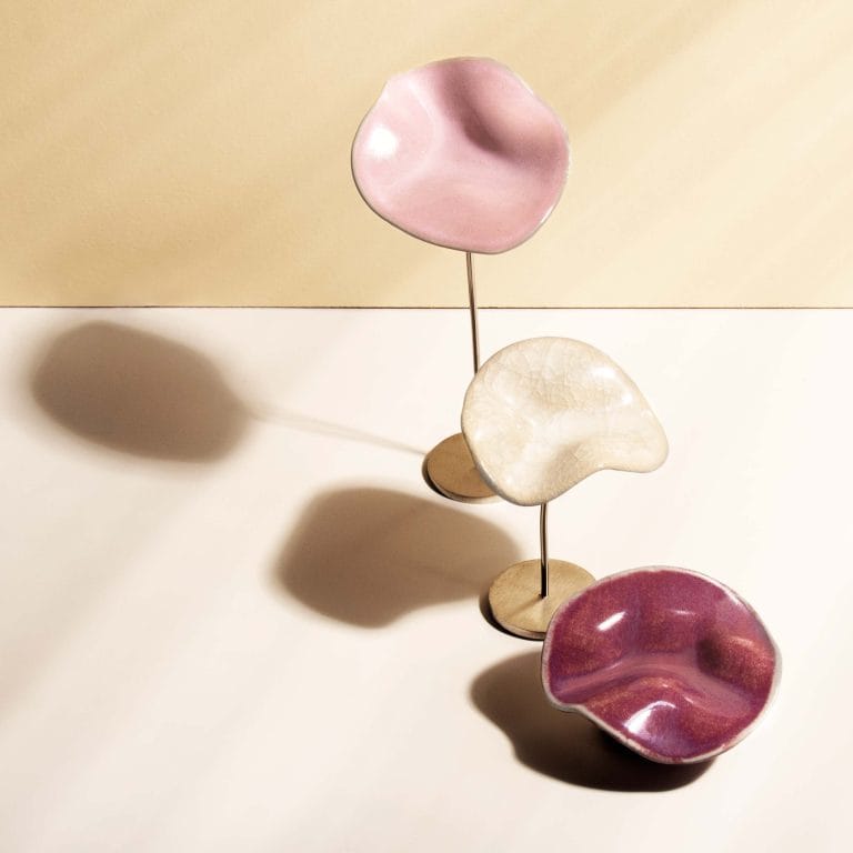fleur artificielle pour cimetière en soliflore – hommage simple et élégant